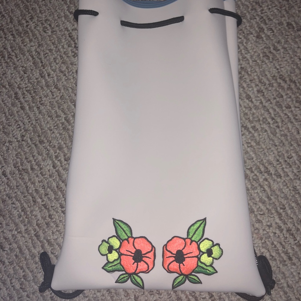 Neoprene Triangl Bag